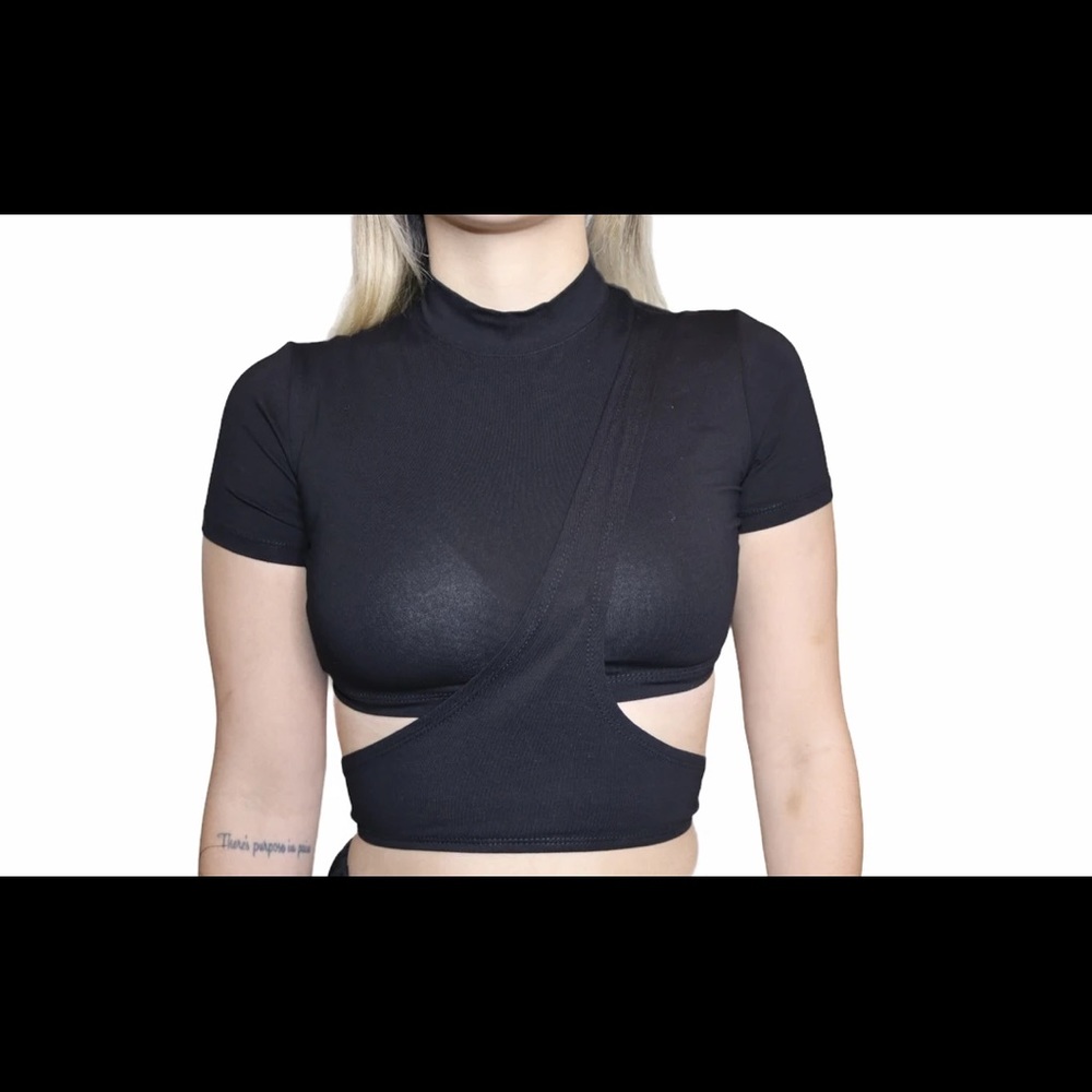 Crop top tee